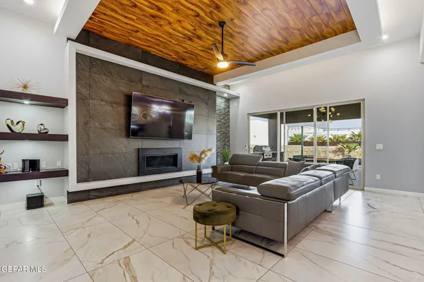 $575,000 | 5814 Juniper Creek, El Paso, TX 79932