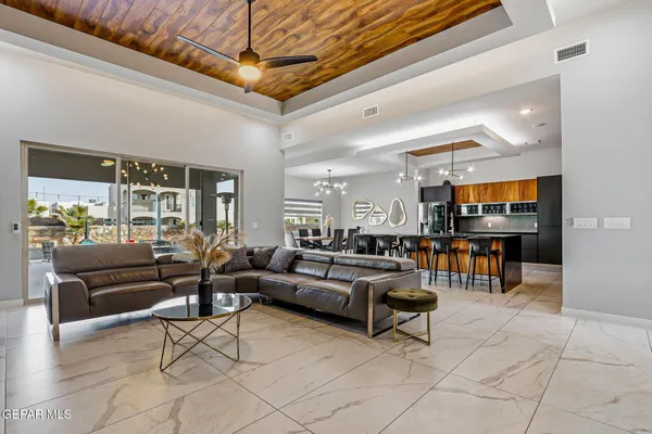$575,000 | 5814 Juniper Creek, El Paso, TX 79932