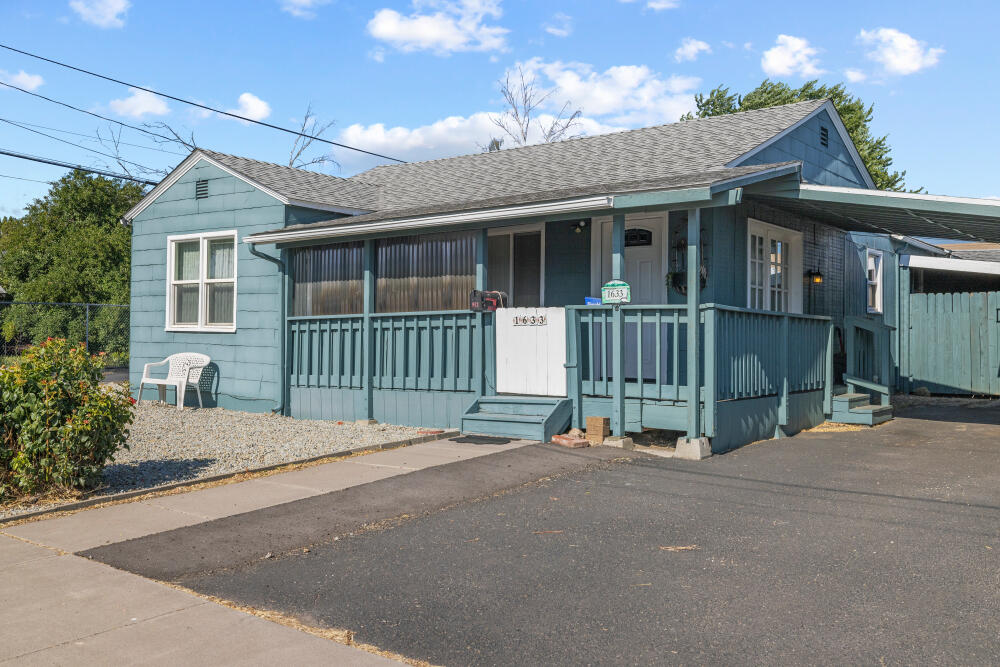 1633 Division Street Klamath Falls, OR 97601 - Photo 4 of 69 1633DivisionSt-59