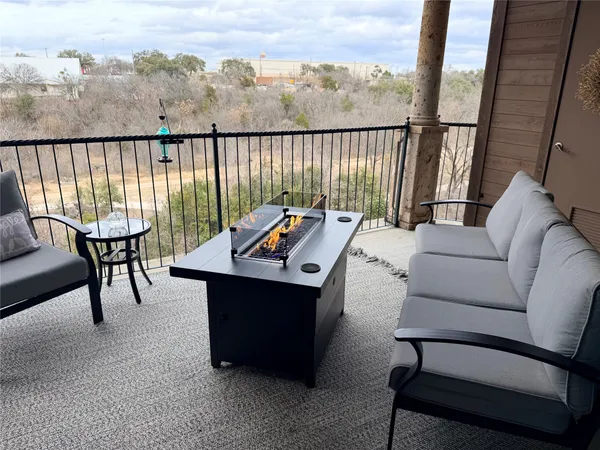 $420,000 | 300 San Gabriel Village Boulevard, Unit 521, Georgetown, TX 78626