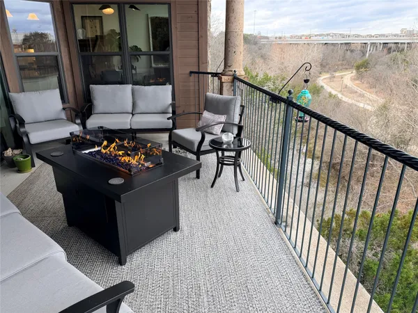 $420,000 | 300 San Gabriel Village Boulevard, Unit 521, Georgetown, TX 78626