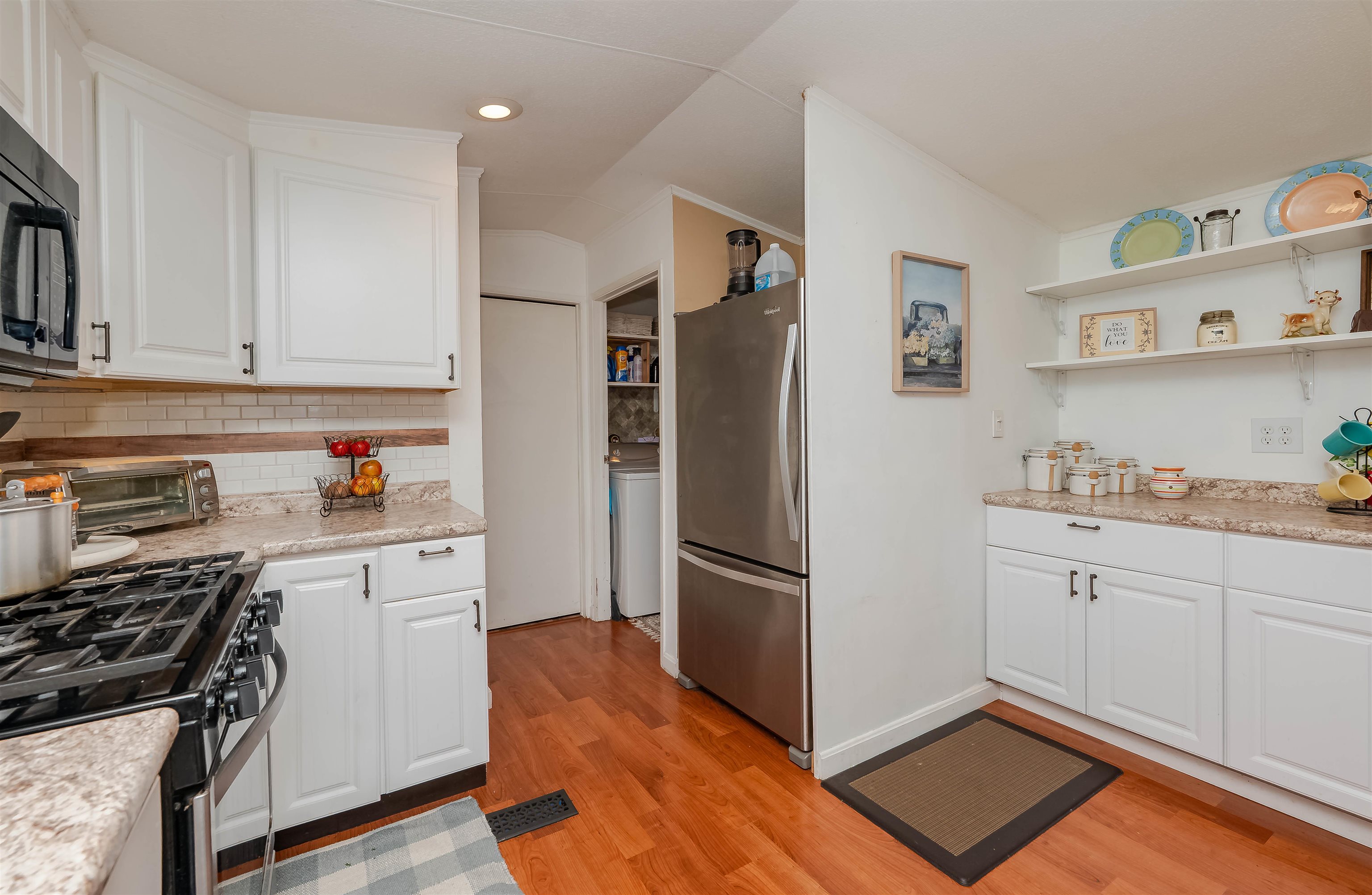 321 Chestnut Hill Road Rochester, NH 03867 - Photo 3 of 45