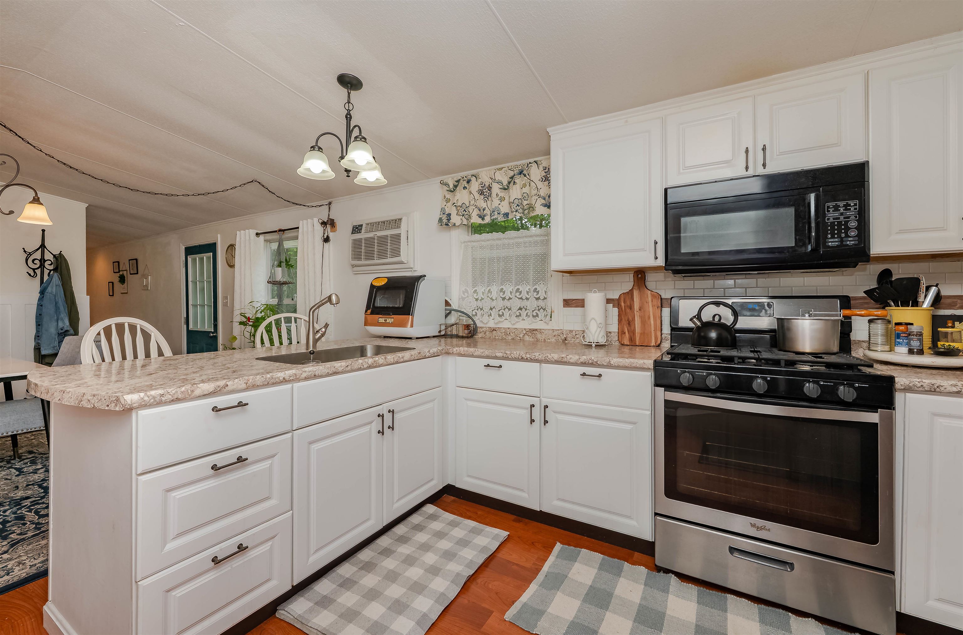 321 Chestnut Hill Road Rochester, NH 03867 - Photo 4 of 45