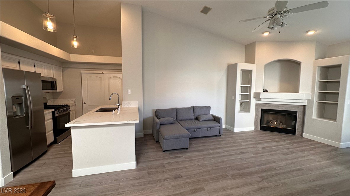 5252 Island Chain Road Las Vegas, NV 89118 - Photo 4 of 45