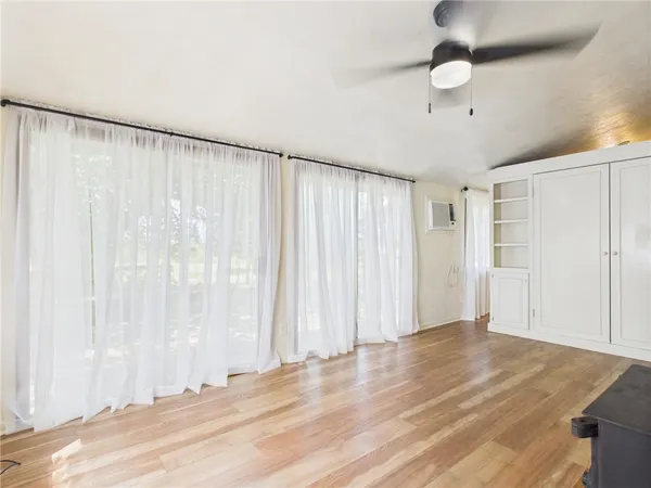 $1,000 | 7070 Tabor, Bryan, TX 77808