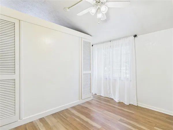 $1,000 | 7070 Tabor, Bryan, TX 77808