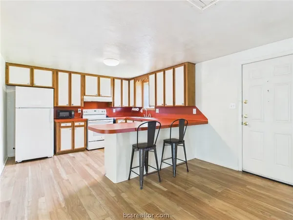 $1,000 | 7070 Tabor, Bryan, TX 77808