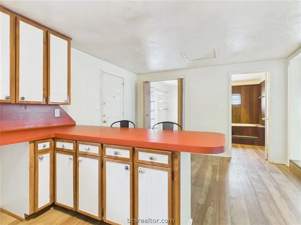 $1,000 | 7070 Tabor, Bryan, TX 77808