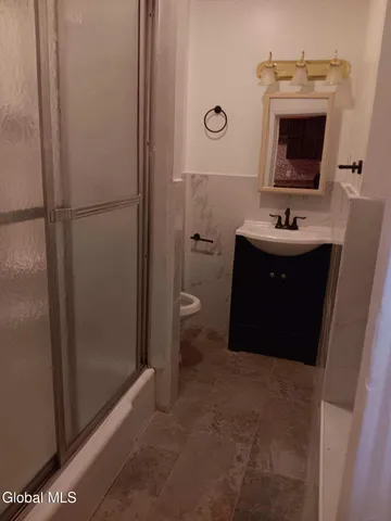 $1,850 | 1150 Broadway, Unit 2, Albany, NY 12204