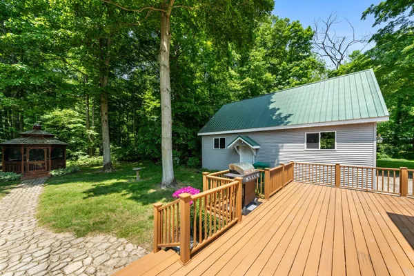 $295,000 | 61738 Lakeview Court, Cassopolis, MI 49031