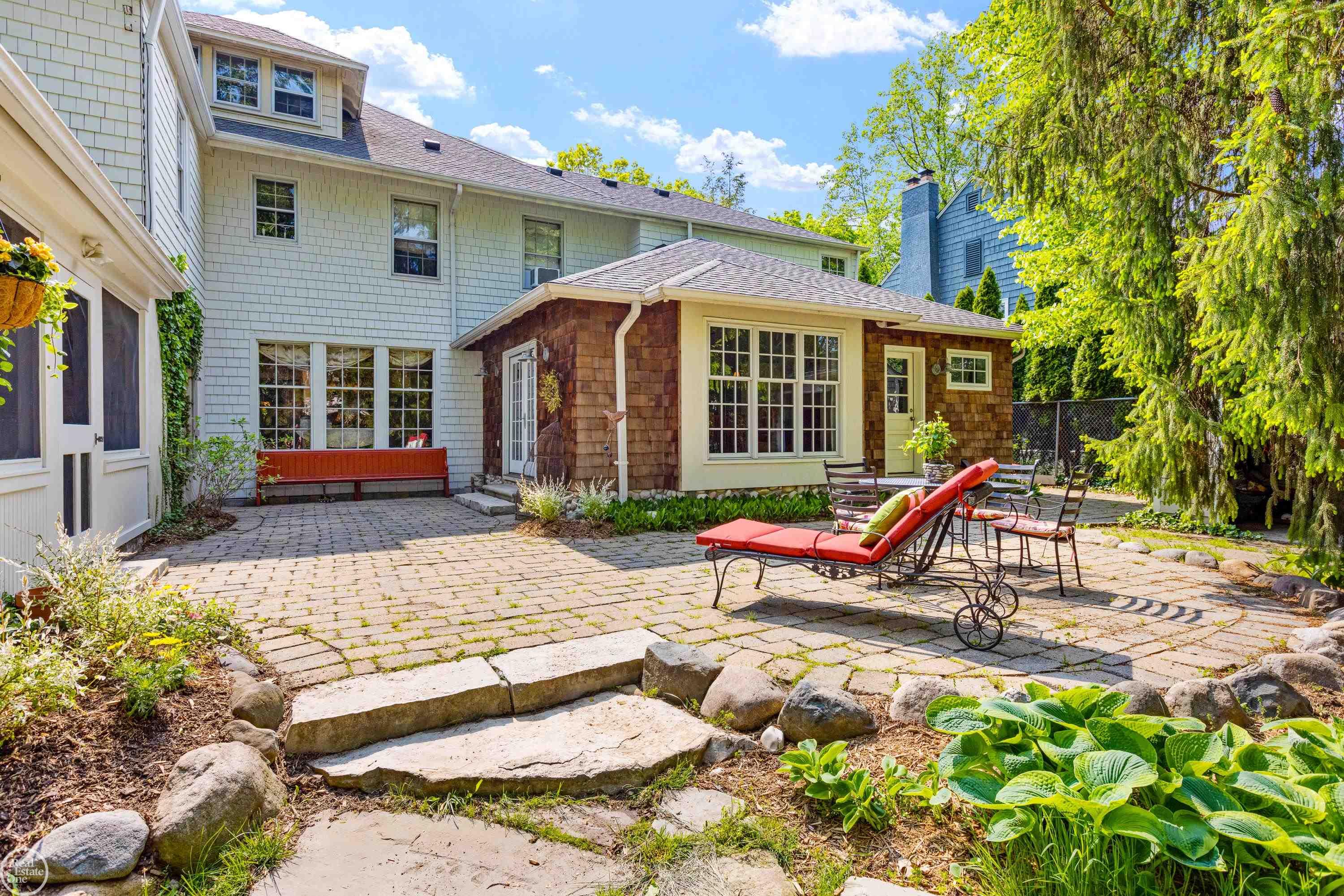 492 Rivard Boulevard Grosse Pointe, MI 48230 - Photo 54 of 81 50110851-53.JPG