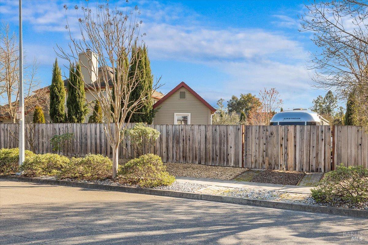 2573 Greenvale Lane Santa Rosa, CA 95401 - Photo 4 of 71