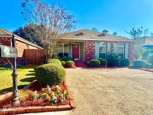 $240,000 | 5 Bridgefield Court, Hattiesburg, MS 39402