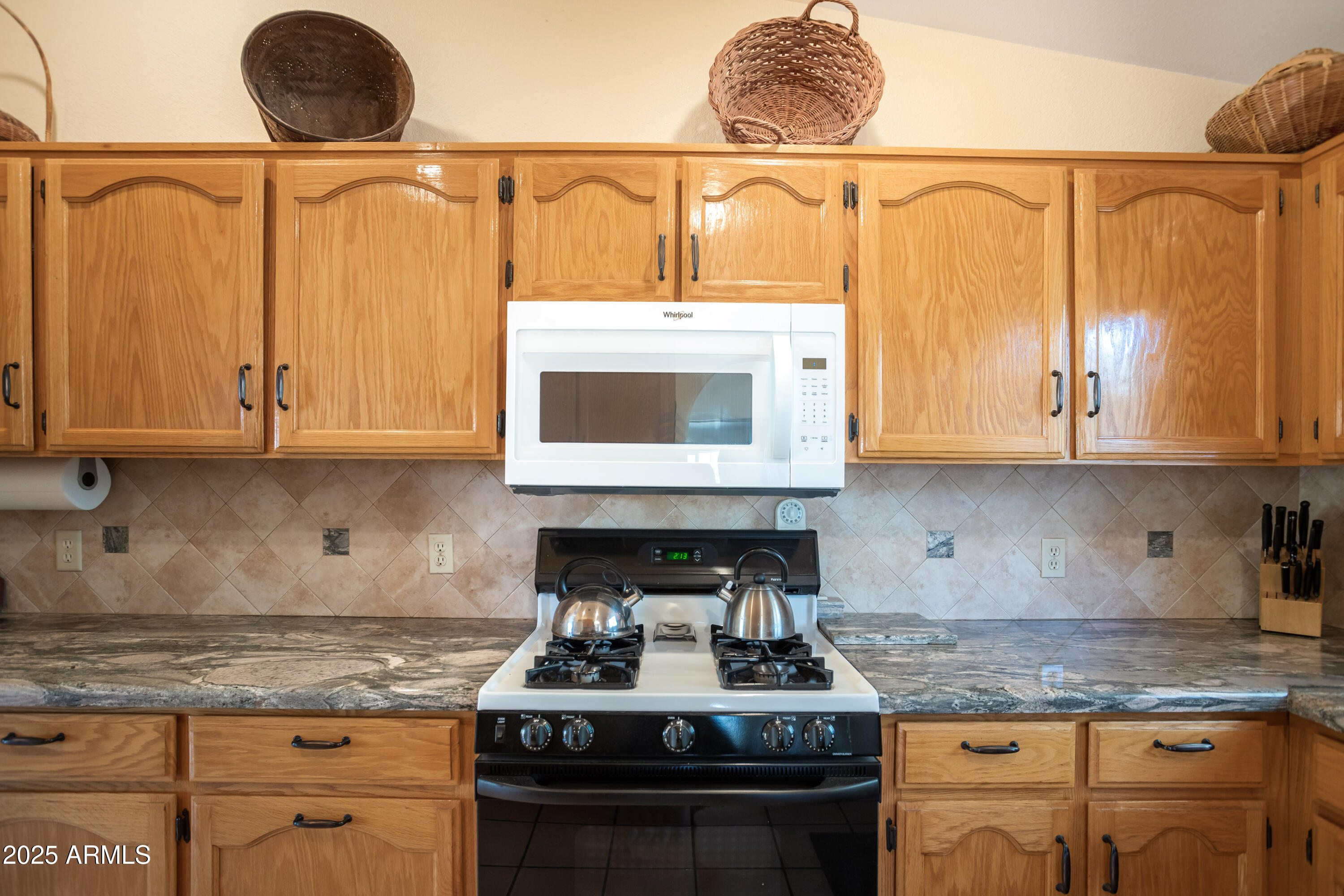 6760 South Y Lightning Ranch Road Hereford, AZ 85615 - Photo 12 of 46 Granite Counters
