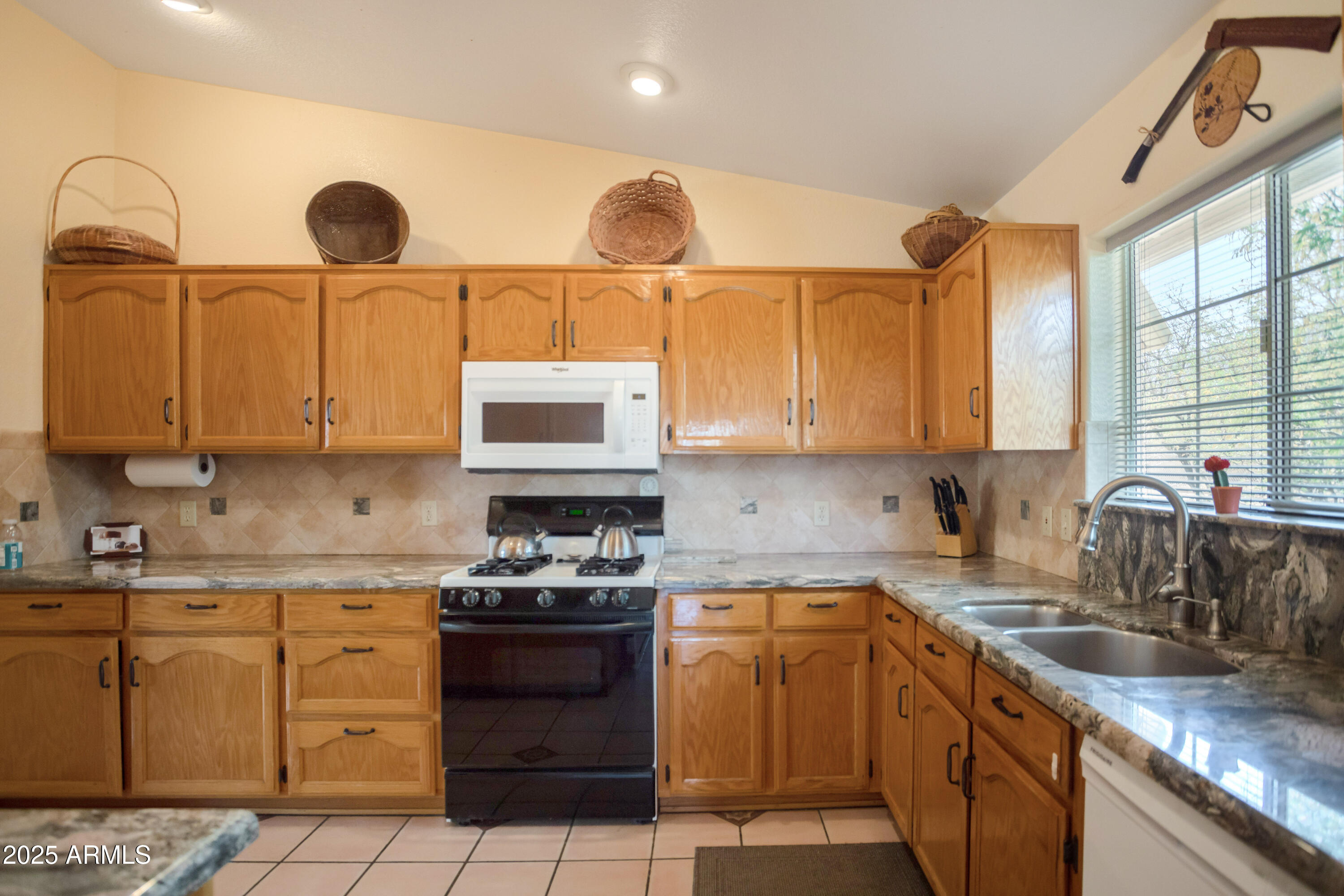 6760 South Y Lightning Ranch Road Hereford, AZ 85615 - Photo 13 of 46 Kitchen