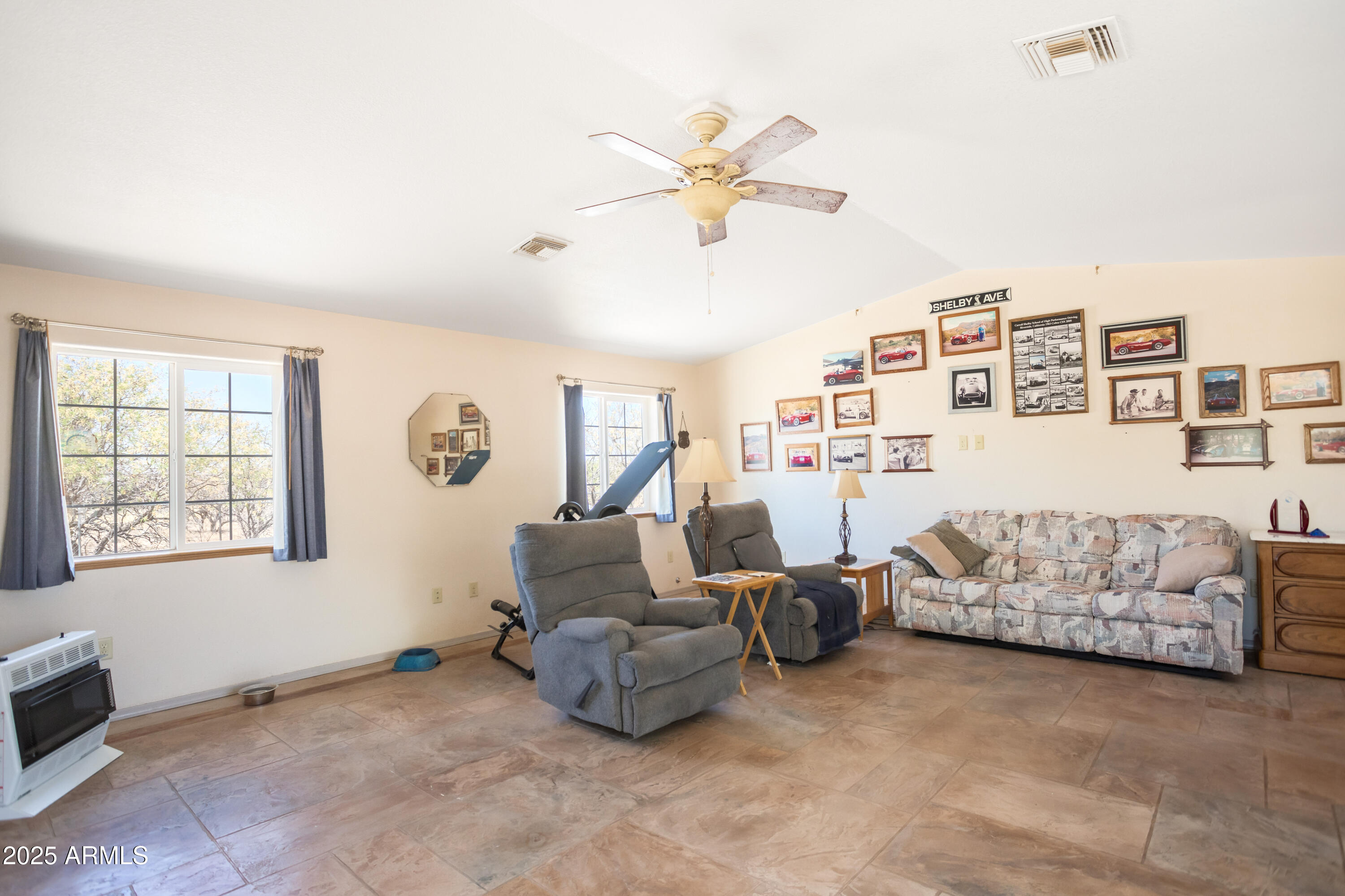 6760 South Y Lightning Ranch Road Hereford, AZ 85615 - Photo 17 of 46 Family Room