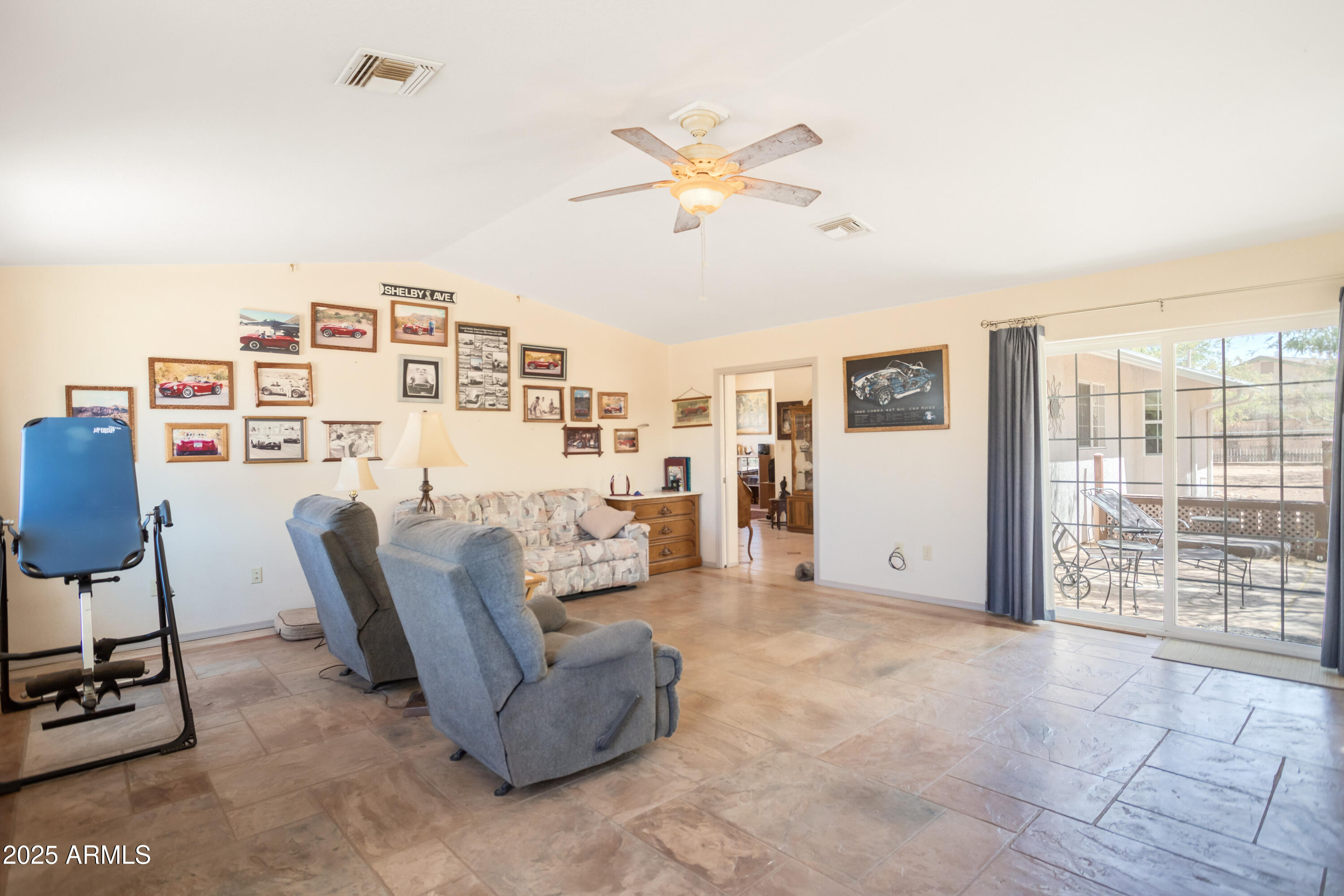 6760 South Y Lightning Ranch Road Hereford, AZ 85615 - Photo 18 of 46 Family Room