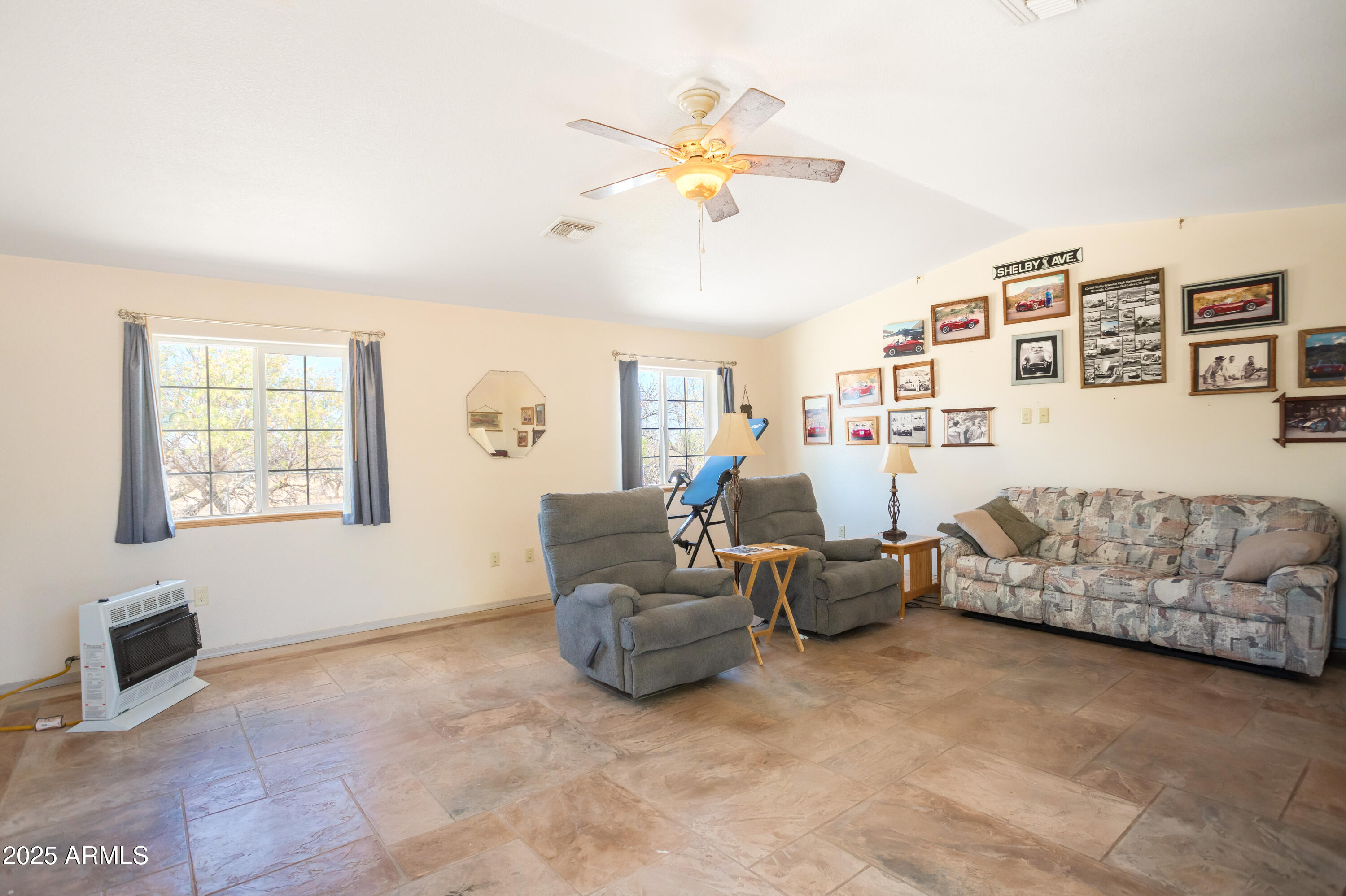 6760 South Y Lightning Ranch Road Hereford, AZ 85615 - Photo 19 of 46 Family Room