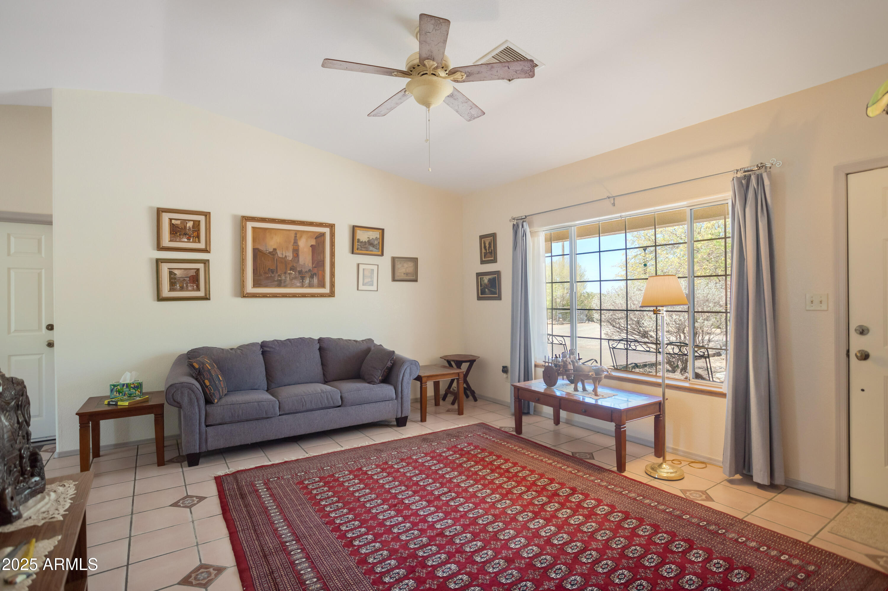 6760 South Y Lightning Ranch Road Hereford, AZ 85615 - Photo 9 of 46 Living Room