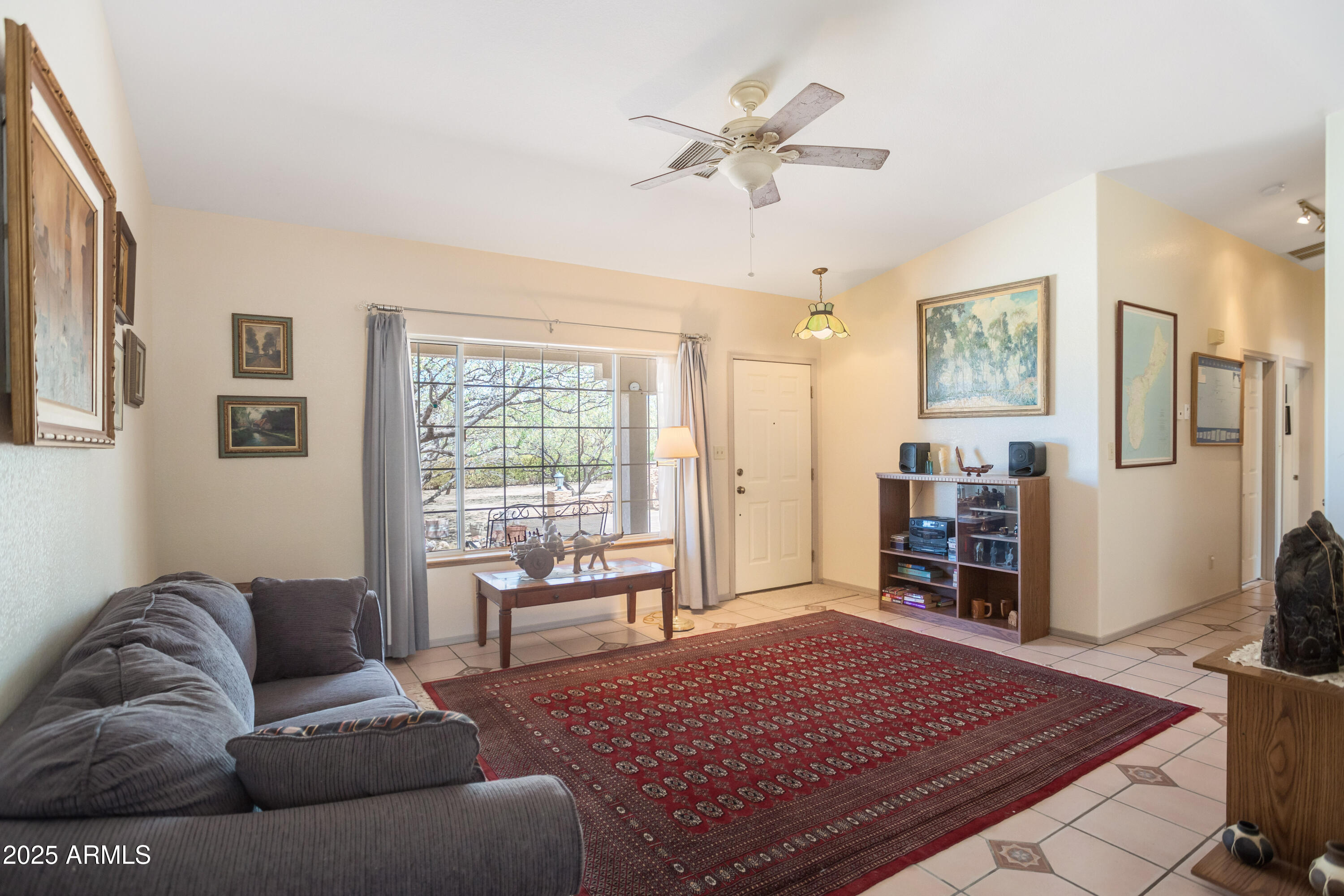 6760 South Y Lightning Ranch Road Hereford, AZ 85615 - Photo 10 of 46 Living Room