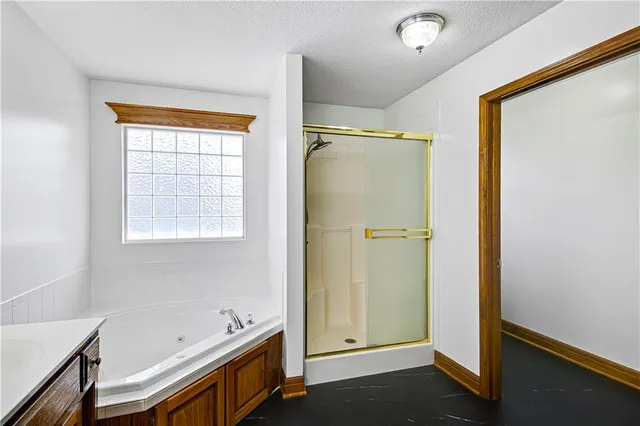 $2,745 | 4435 Southwest Creekview Drive, Lee's Summit, MO 64082