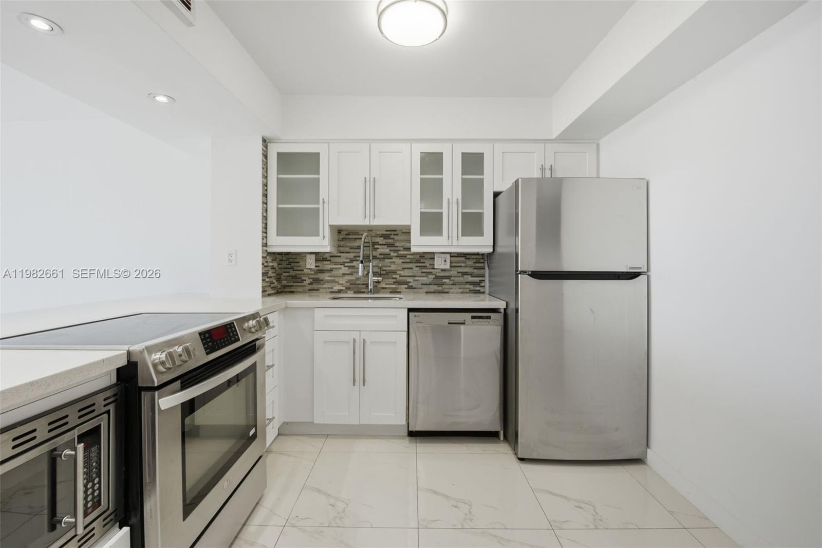 1658 Bay Road, Unit 703 Miami Beach, FL 33139 - Photo 2 of 14