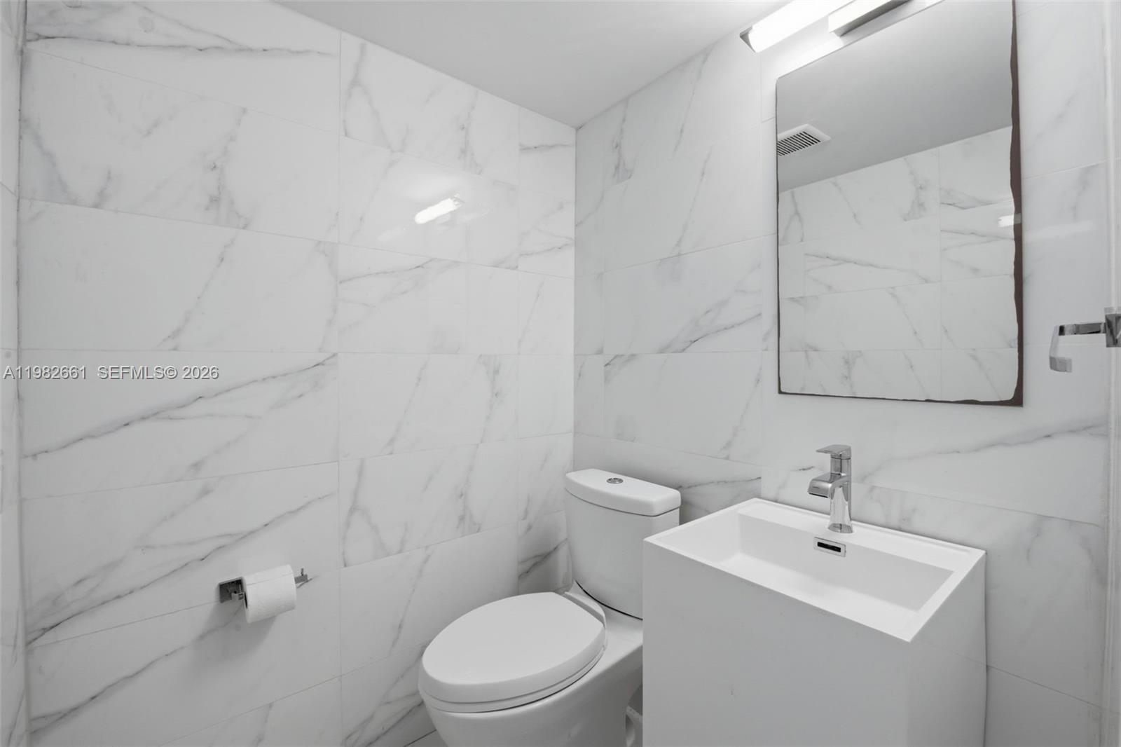 1658 Bay Road, Unit 703 Miami Beach, FL 33139 - Photo 4 of 14