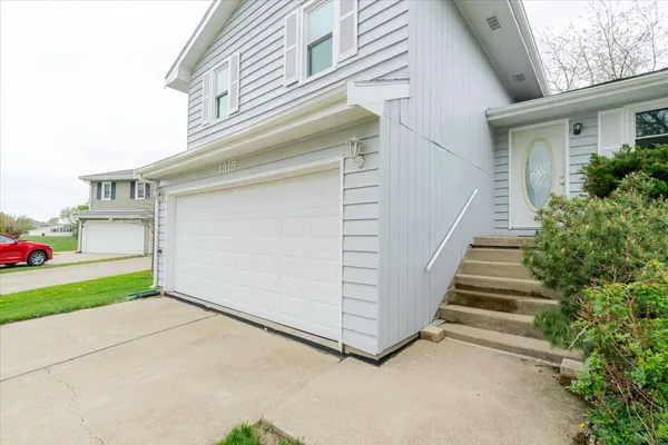 $227,500 | 1315 Bancroft Drive, Bloomington, IL 61704