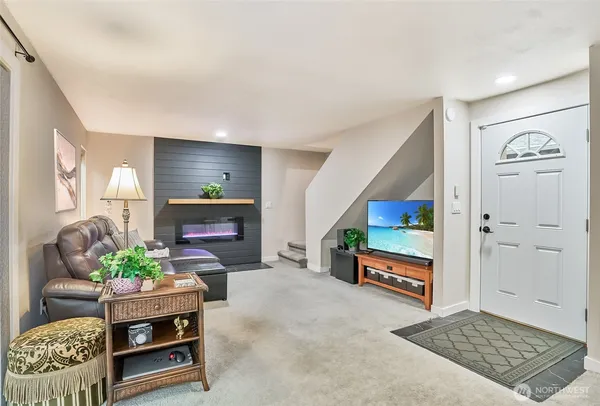 $372,500 | 10822 Southeast 260th Street, Unit 2 B1, Kent, WA 98030