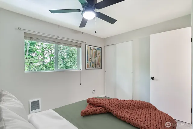 $372,500 | 10822 Southeast 260th Street, Unit 2 B1, Kent, WA 98030