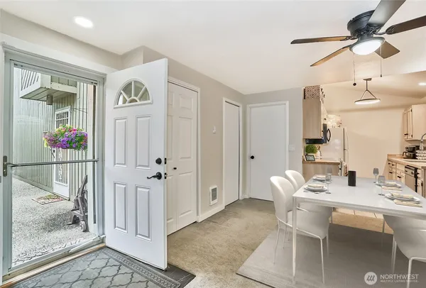 $372,500 | 10822 Southeast 260th Street, Unit 2 B1, Kent, WA 98030