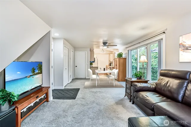 $372,500 | 10822 Southeast 260th Street, Unit 2 B1, Kent, WA 98030