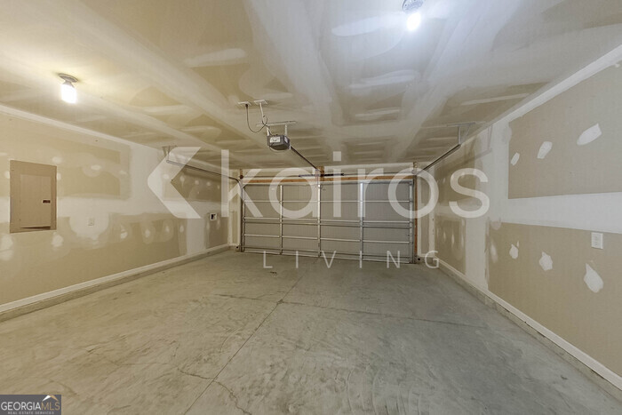 105 Colonial Way Springfield, GA 31329 - Photo 25 of 30 an empty room with white walls and white walls