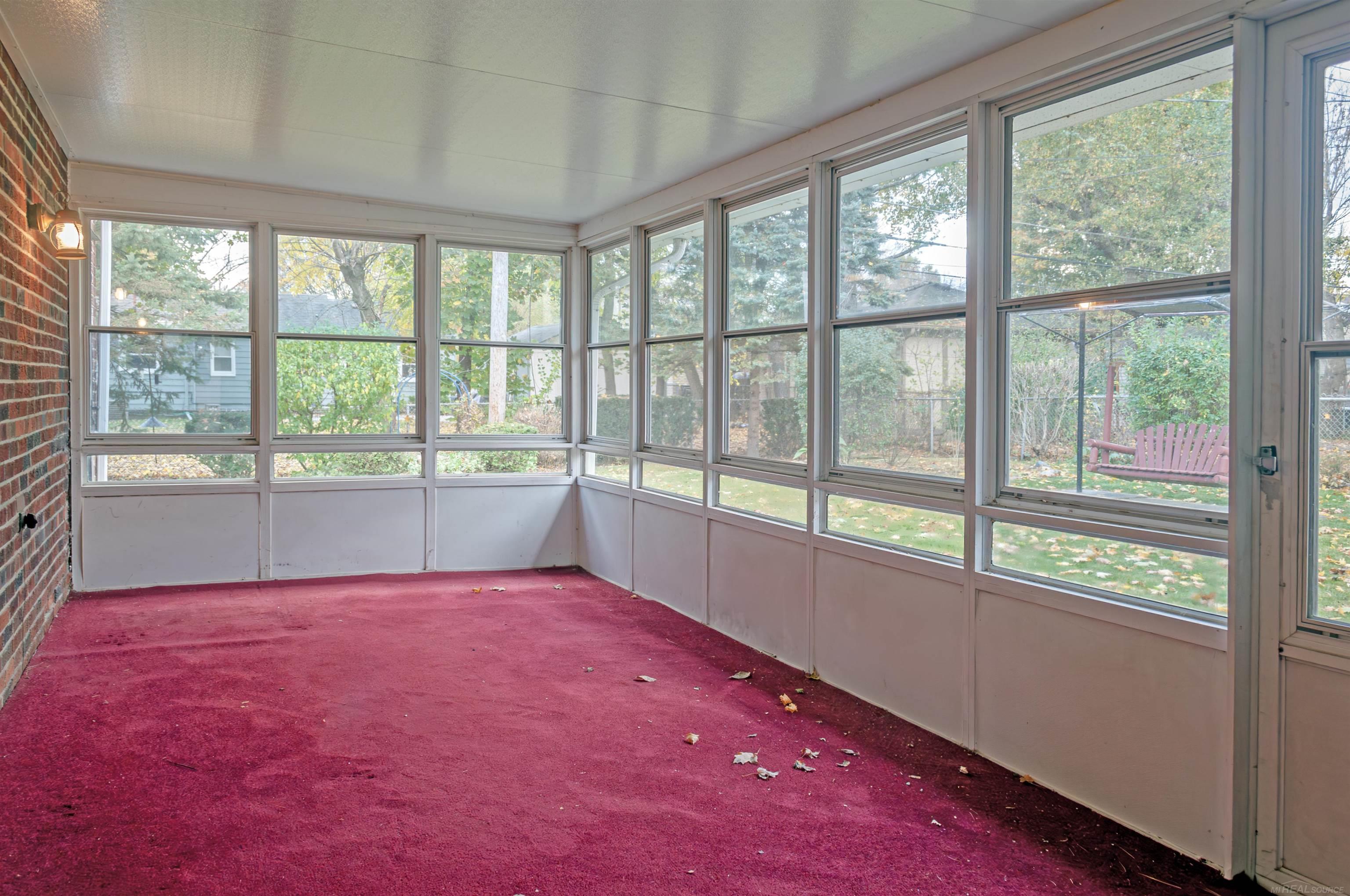 2039 Hampton Road Grosse Pointe Woods, MI 48236 - Photo 25 of 31