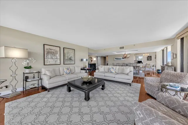 $1,500,000 | 3390 South Ocean Boulevard, Unit 201, Palm Beach, FL 33480