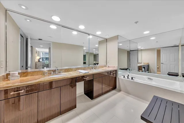 $1,500,000 | 3390 South Ocean Boulevard, Unit 201, Palm Beach, FL 33480