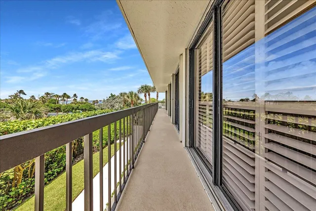 $1,500,000 | 3390 South Ocean Boulevard, Unit 201, Palm Beach, FL 33480
