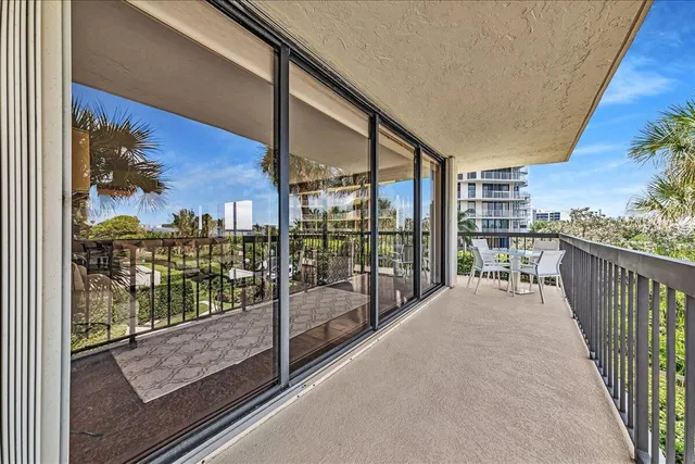 $1,500,000 | 3390 South Ocean Boulevard, Unit 201, Palm Beach, FL 33480