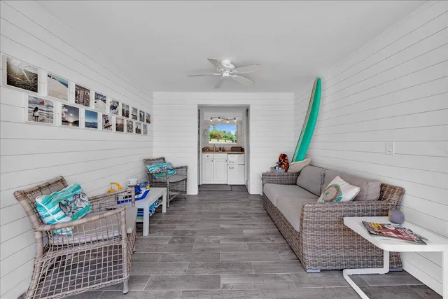 $1,500,000 | 3390 South Ocean Boulevard, Unit 201, Palm Beach, FL 33480