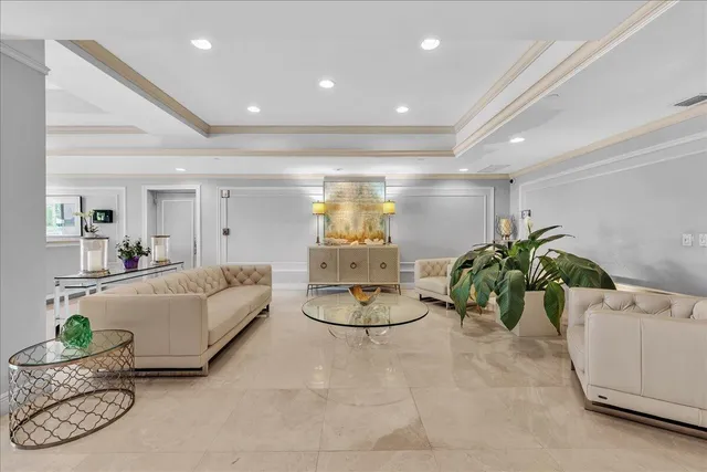 $1,500,000 | 3390 South Ocean Boulevard, Unit 201, Palm Beach, FL 33480