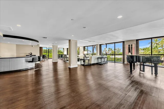 $1,500,000 | 3390 South Ocean Boulevard, Unit 201, Palm Beach, FL 33480