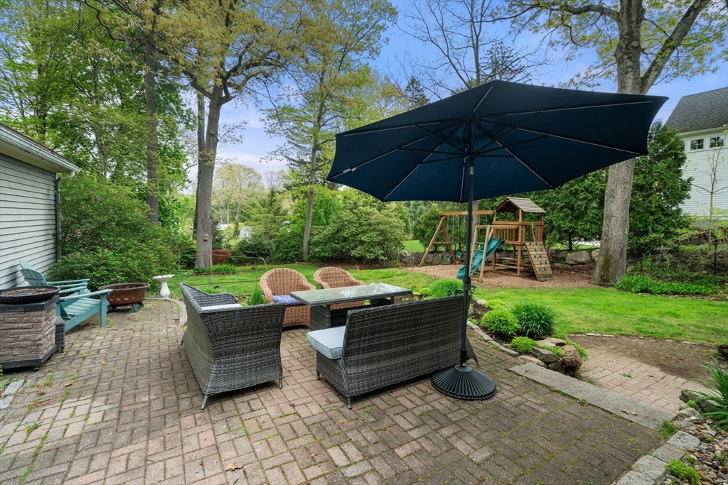 98 Brook Street Wellesley, MA 02482 - Photo 2 of 30