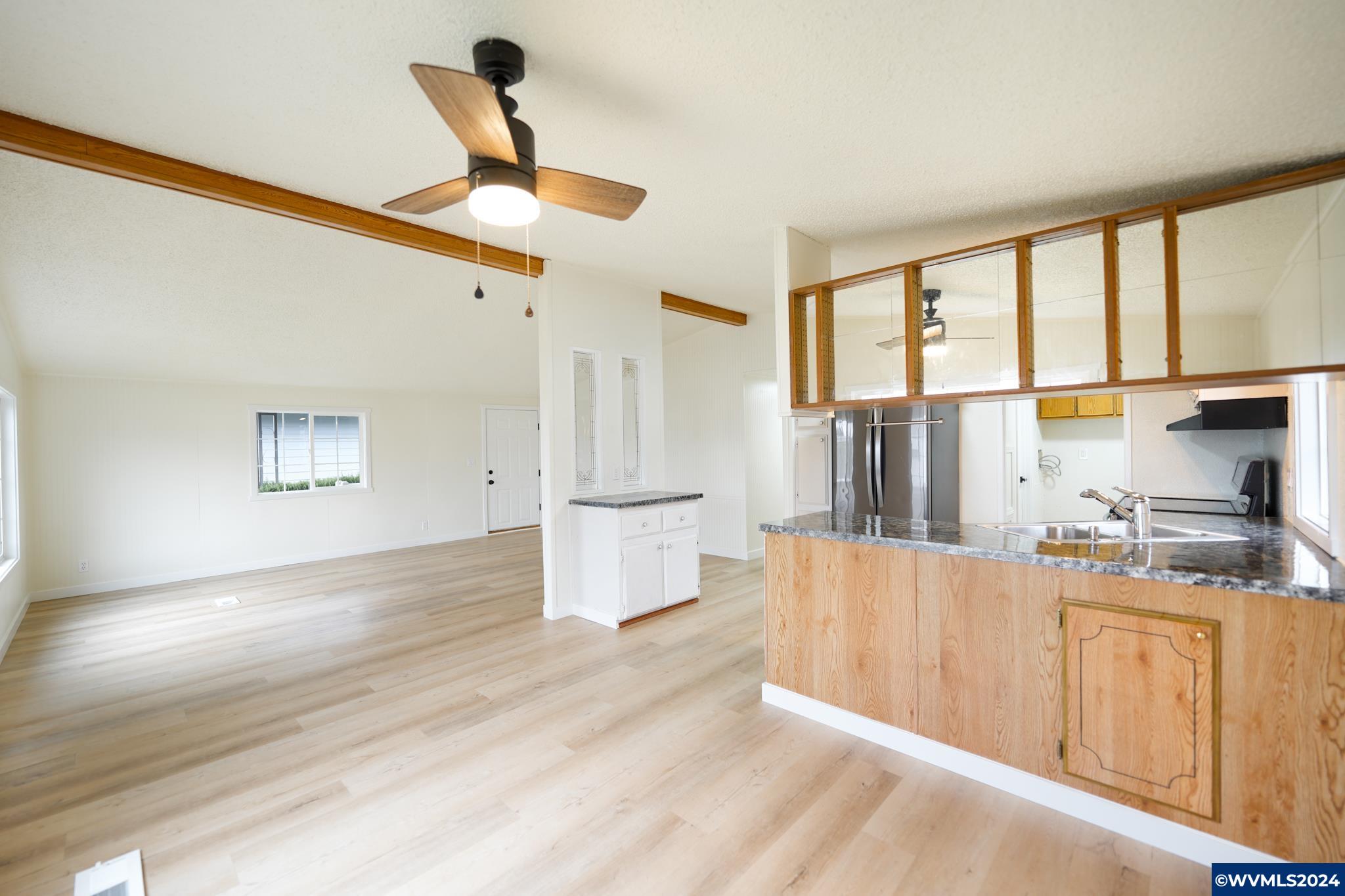 5422 Portland Road Northeast, Unit 107B Salem, OR 97305 - Photo 8 of 29 Gallery Image 8