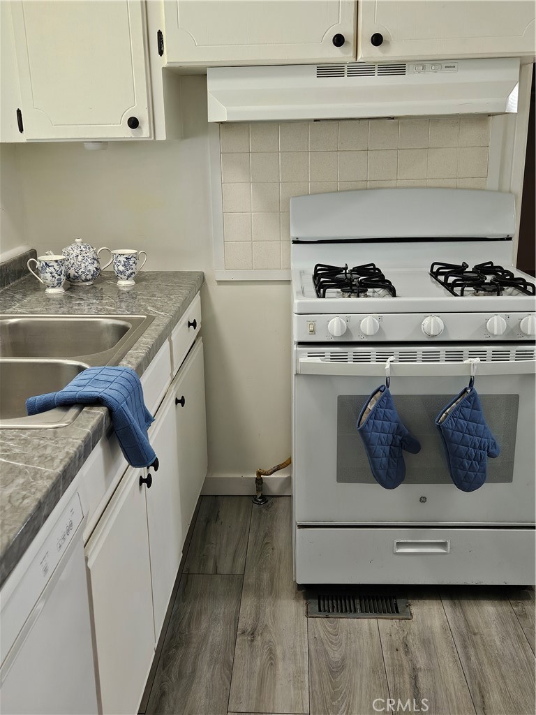 3825 Valley Boulevard, Unit 25 Walnut, CA 91789 - Photo 10 of 15 a utility room with dryer and washer