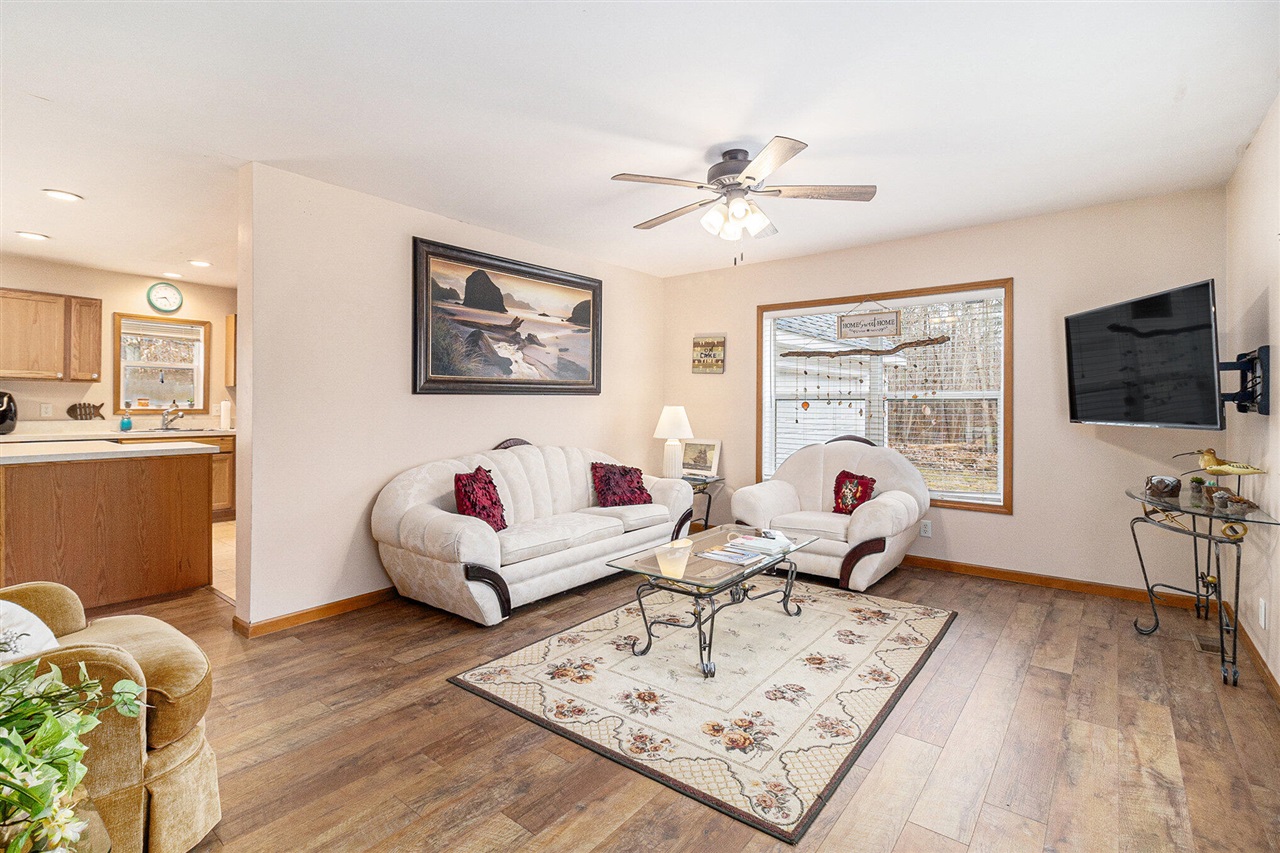 10412 West Woodrow Road Shelby, MI 49455 - Photo 5 of 29