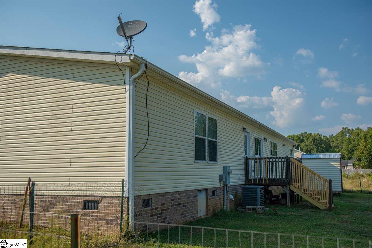 157 Lesley Road Pelzer, SC 29669 - Photo 5 of 23