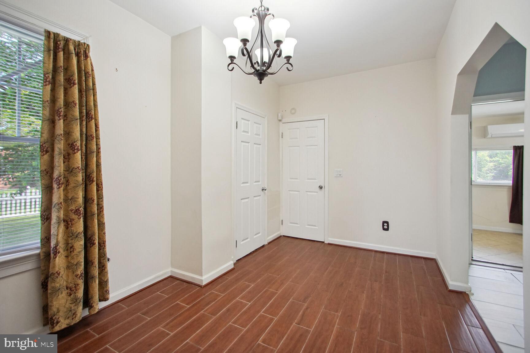 10112 Brandywine Road Clinton, MD 20735 - Photo 12 of 25 Dining room.