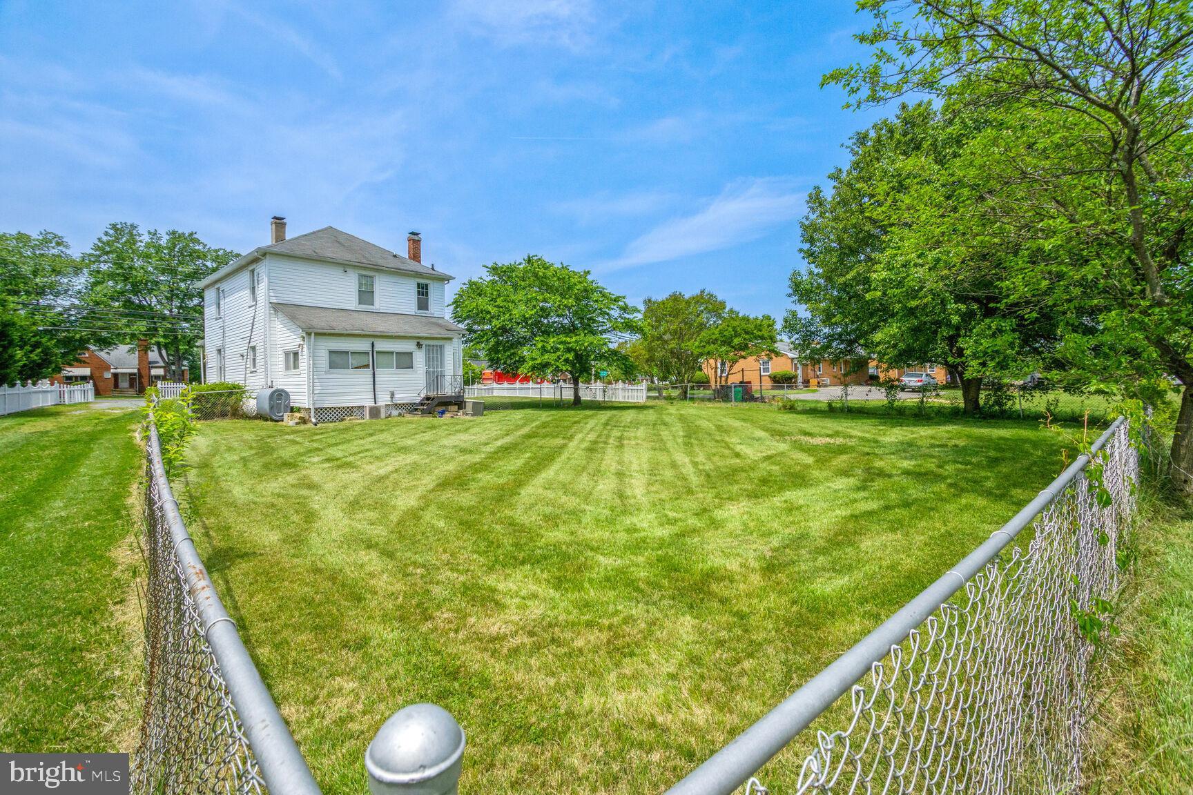 10112 Brandywine Road Clinton, MD 20735 - Photo 2 of 25 Rear corner of fenced in portion of yard.