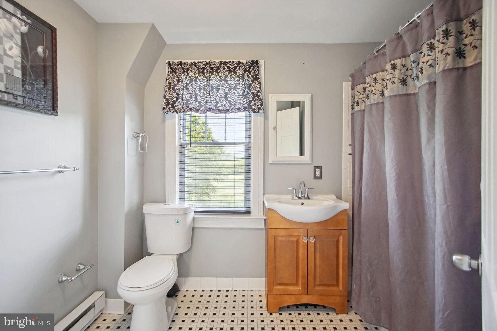 10112 Brandywine Road Clinton, MD 20735 - Photo 23 of 25 Upper level full bath