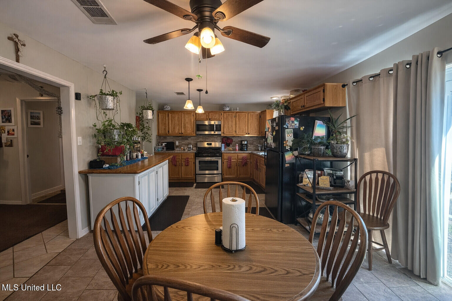 873 Carolee Circle Biloxi, MS 39532 - Photo 8 of 24 8 Joe Tawfik (873 Carolee Cir)